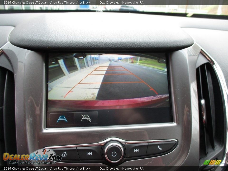 2016 Chevrolet Cruze LT Sedan Siren Red Tintcoat / Jet Black Photo #16