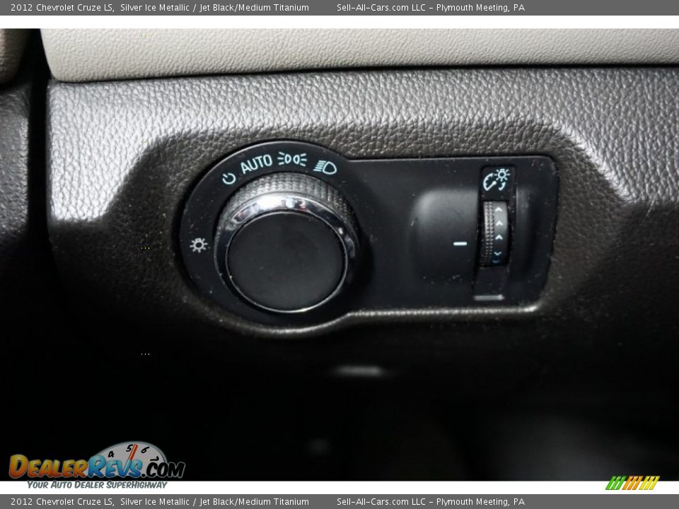 2012 Chevrolet Cruze LS Silver Ice Metallic / Jet Black/Medium Titanium Photo #31