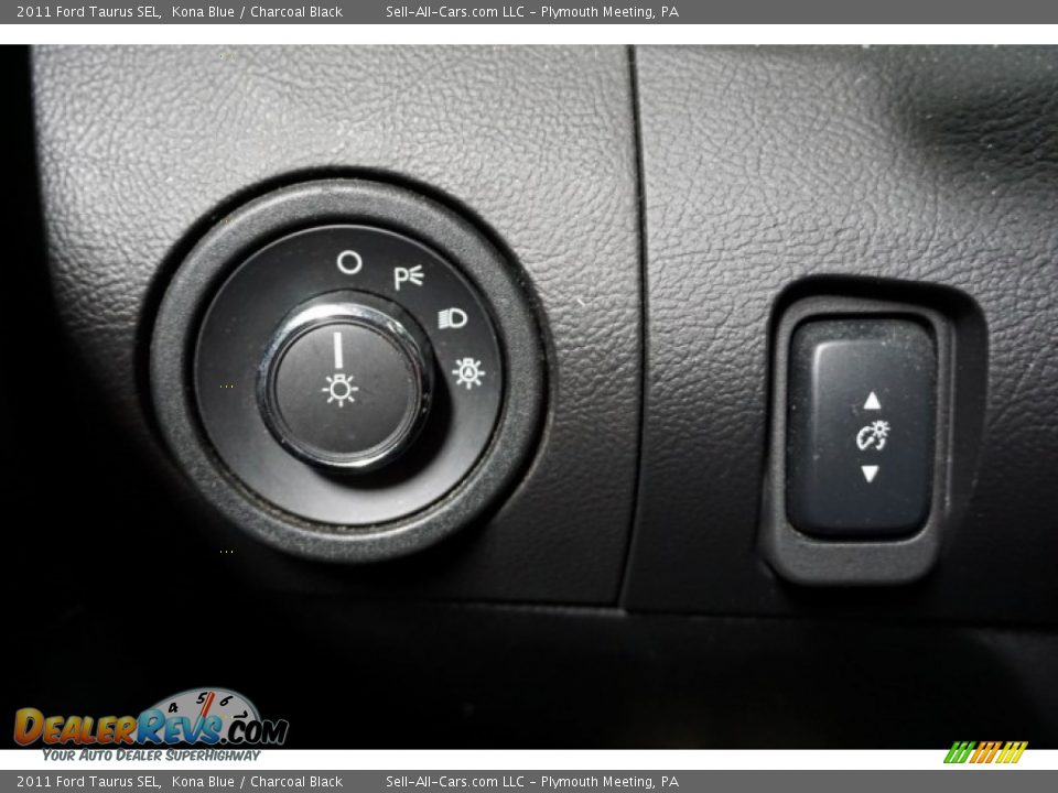 2011 Ford Taurus SEL Kona Blue / Charcoal Black Photo #34