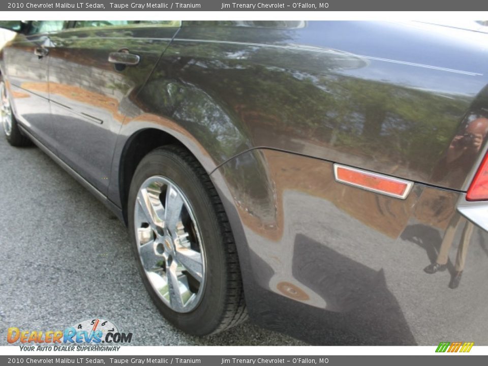 2010 Chevrolet Malibu LT Sedan Taupe Gray Metallic / Titanium Photo #4