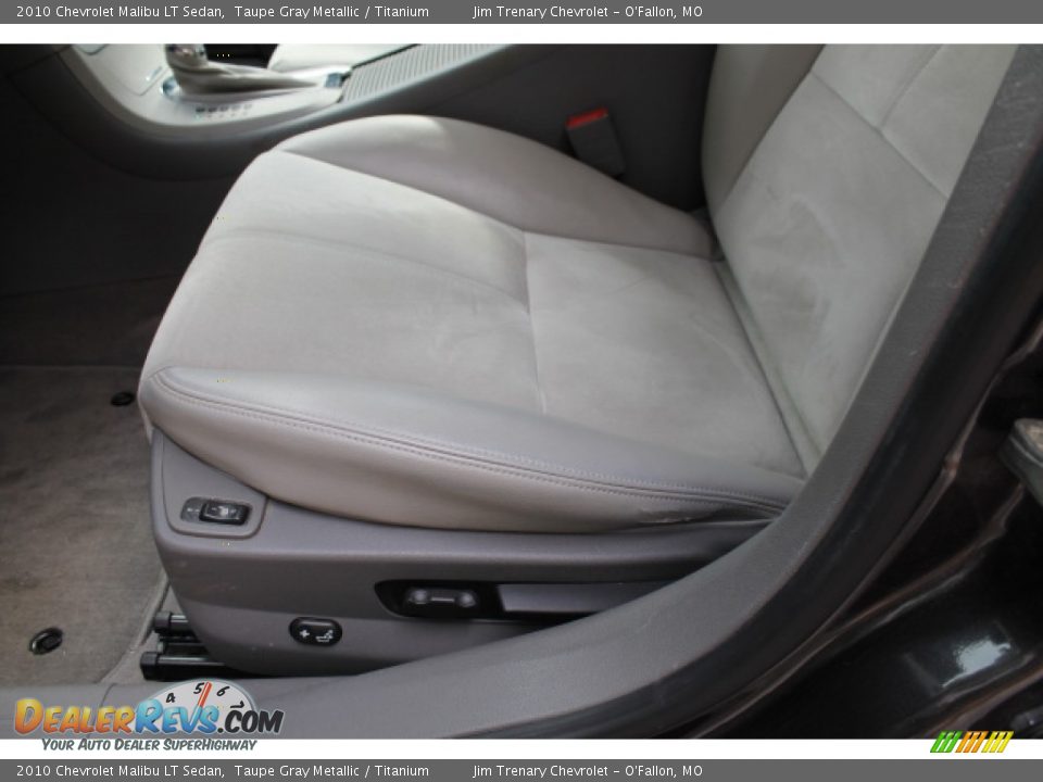 2010 Chevrolet Malibu LT Sedan Taupe Gray Metallic / Titanium Photo #16