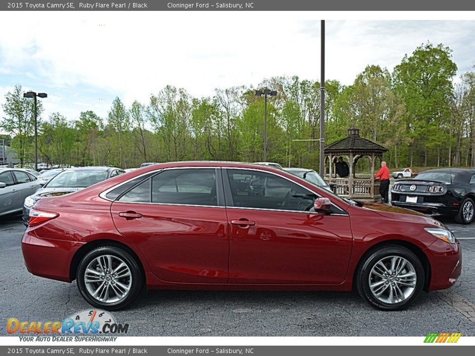 2015 Toyota Camry SE Ruby Flare Pearl / Black Photo #2