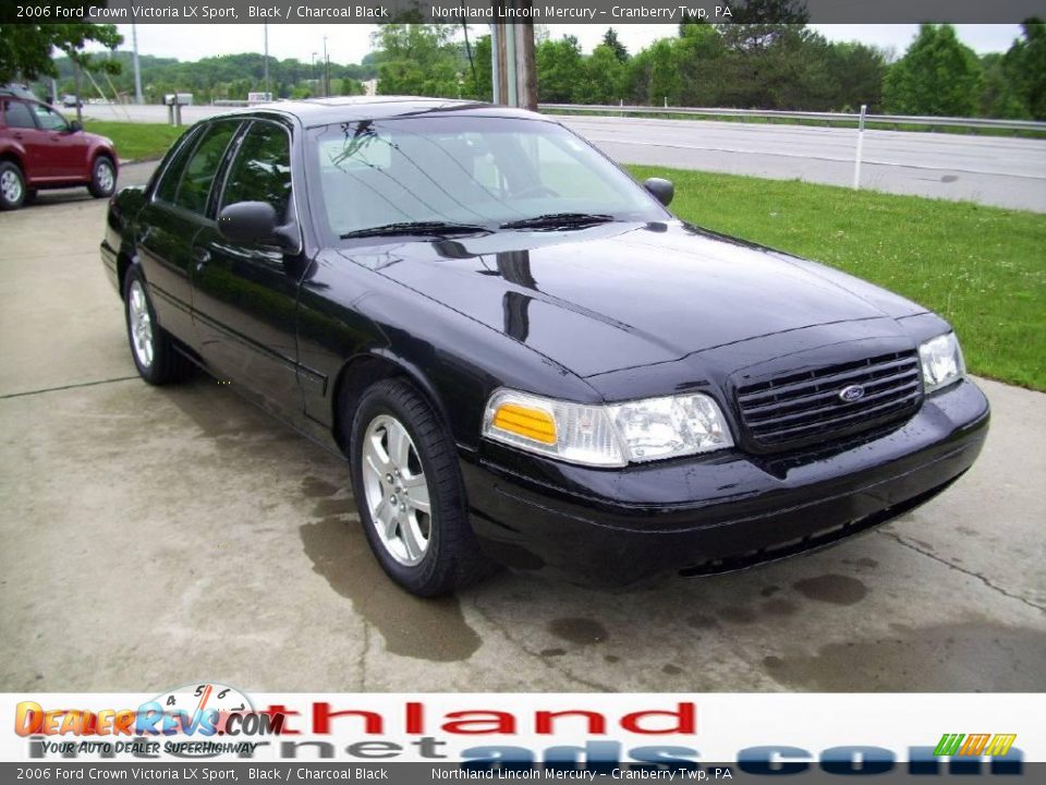 2006 Ford Crown Victoria LX Sport Black / Charcoal Black Photo #5