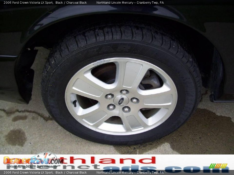 2006 Ford Crown Victoria LX Sport Black / Charcoal Black Photo #8