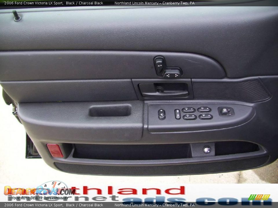 2006 Ford Crown Victoria LX Sport Black / Charcoal Black Photo #11