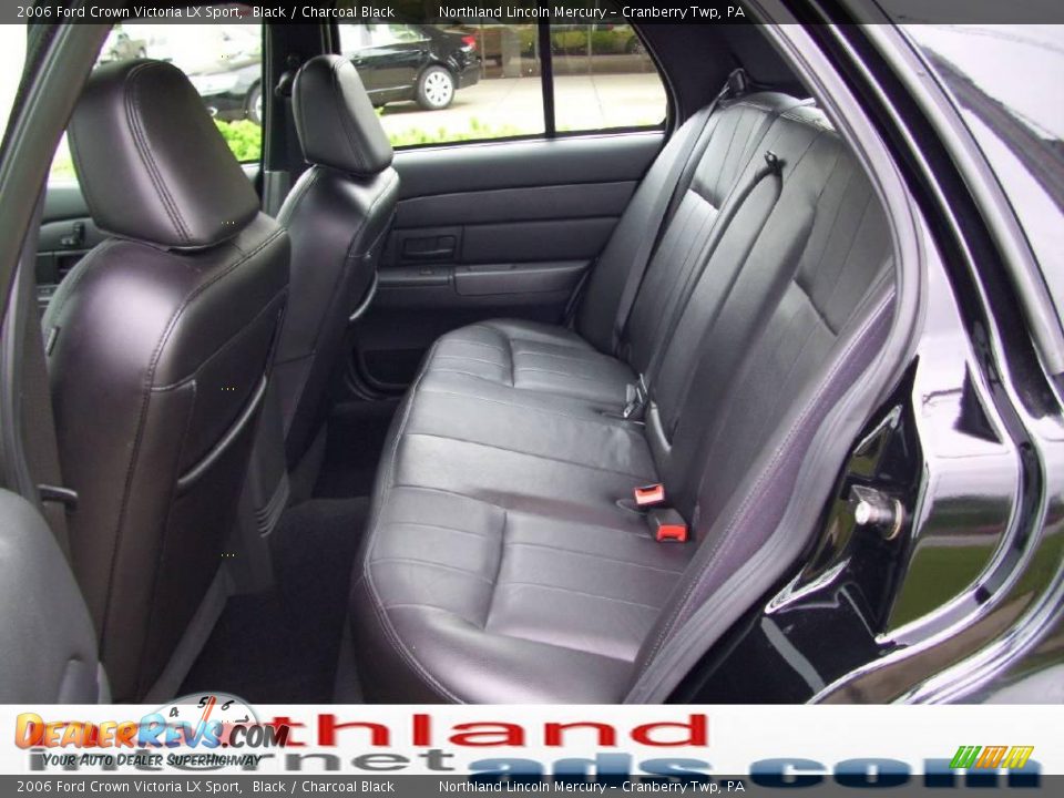 2006 Ford Crown Victoria LX Sport Black / Charcoal Black Photo #13
