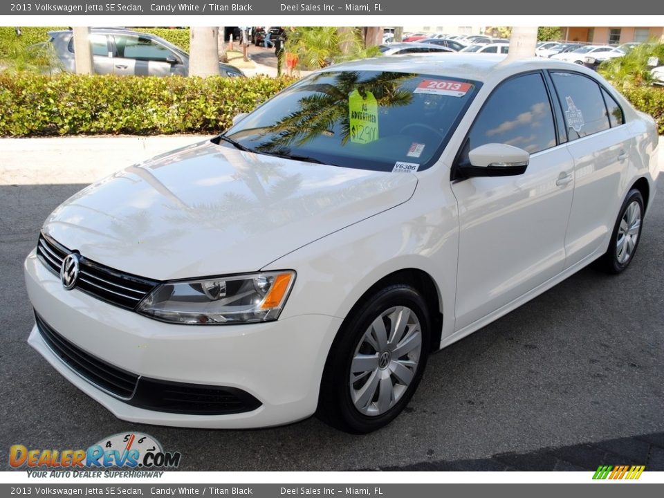 2013 Volkswagen Jetta SE Sedan Candy White / Titan Black Photo #4