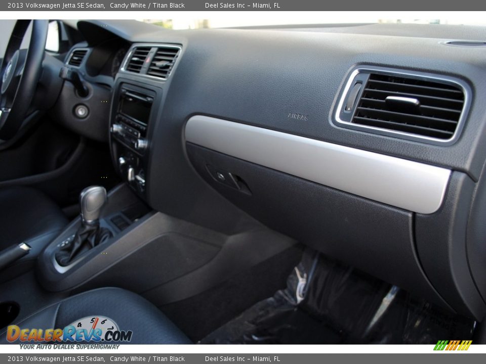 2013 Volkswagen Jetta SE Sedan Candy White / Titan Black Photo #19