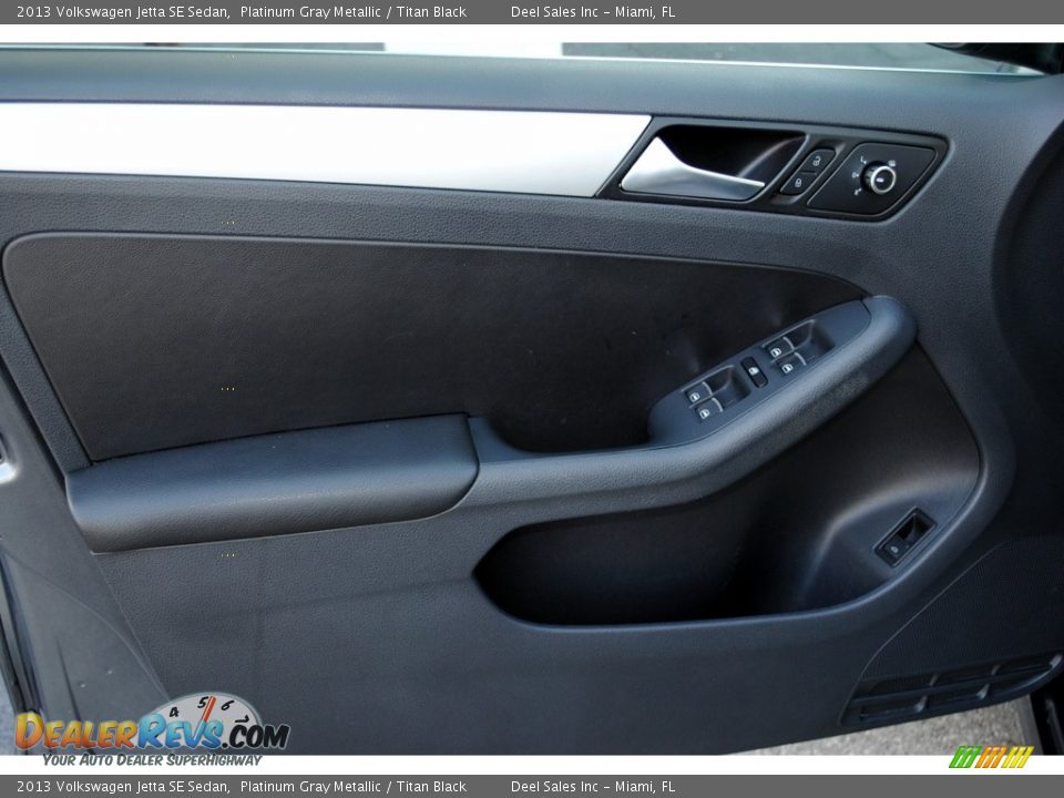 2013 Volkswagen Jetta SE Sedan Platinum Gray Metallic / Titan Black Photo #13