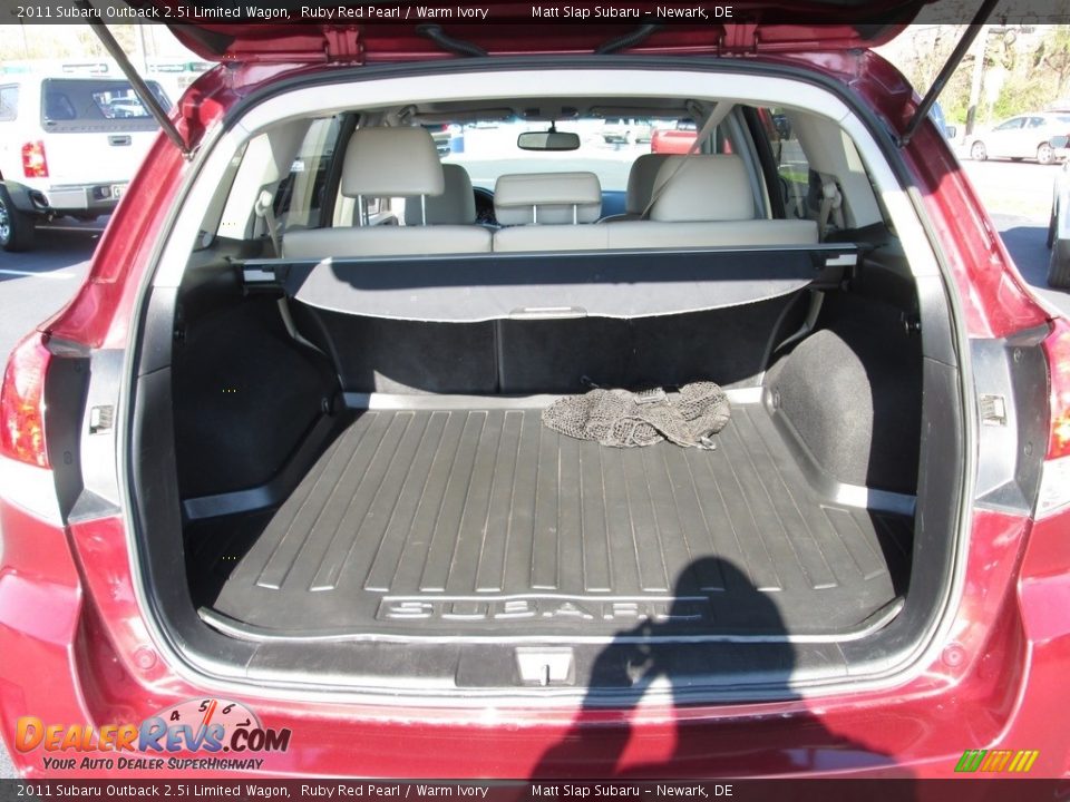 2011 Subaru Outback 2.5i Limited Wagon Ruby Red Pearl / Warm Ivory Photo #19