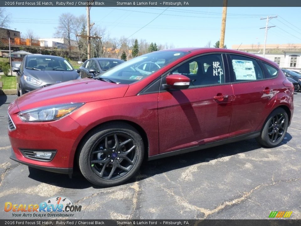 2016 Ford Focus SE Hatch Ruby Red / Charcoal Black Photo #5