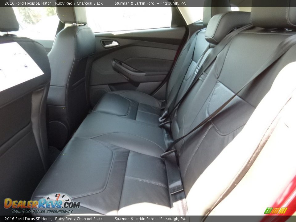 2016 Ford Focus SE Hatch Ruby Red / Charcoal Black Photo #8