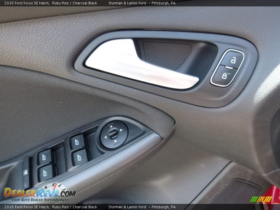 2016 Ford Focus SE Hatch Ruby Red / Charcoal Black Photo #10