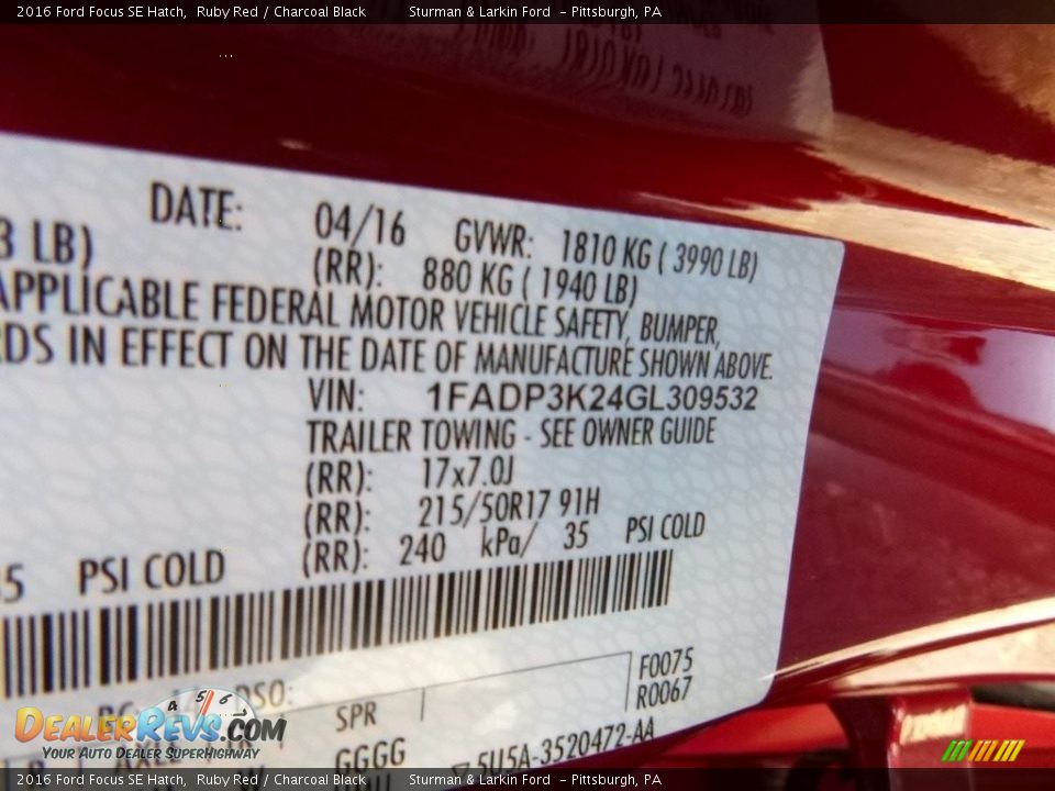 2016 Ford Focus SE Hatch Ruby Red / Charcoal Black Photo #11