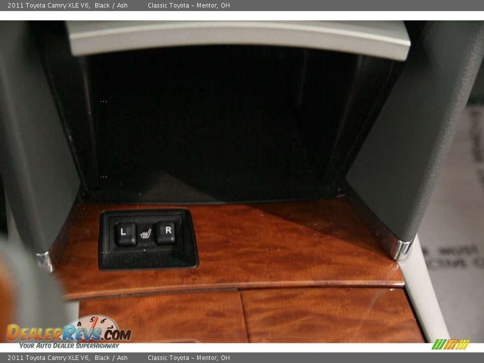 2011 Toyota Camry XLE V6 Black / Ash Photo #9
