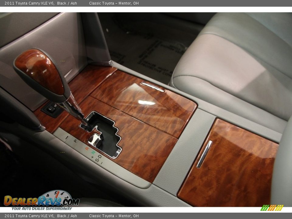 2011 Toyota Camry XLE V6 Black / Ash Photo #10