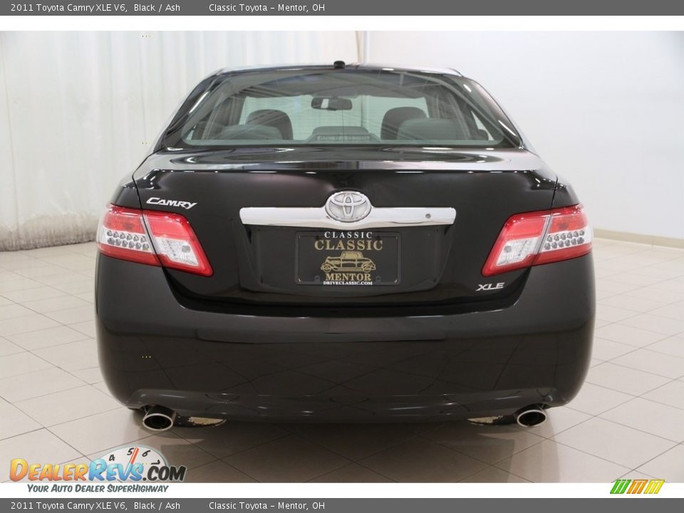 2011 Toyota Camry XLE V6 Black / Ash Photo #15