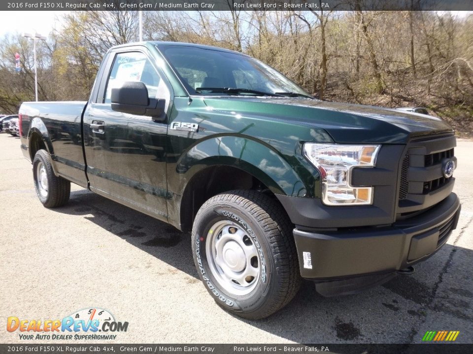 Front 3/4 View of 2016 Ford F150 XL Regular Cab 4x4 Photo #10