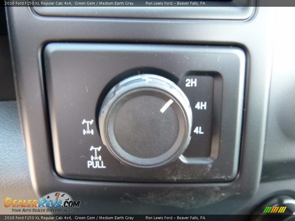 Controls of 2016 Ford F150 XL Regular Cab 4x4 Photo #17