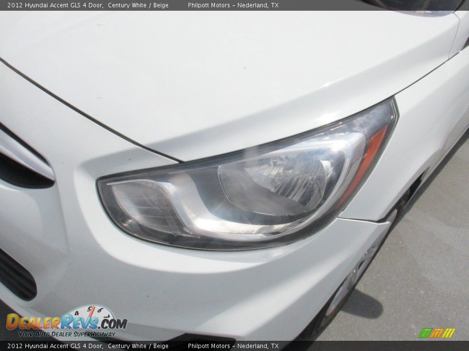 2012 Hyundai Accent GLS 4 Door Century White / Beige Photo #6