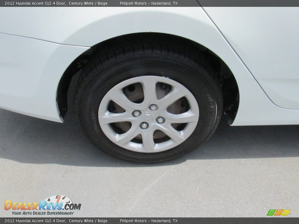 2012 Hyundai Accent GLS 4 Door Century White / Beige Photo #14