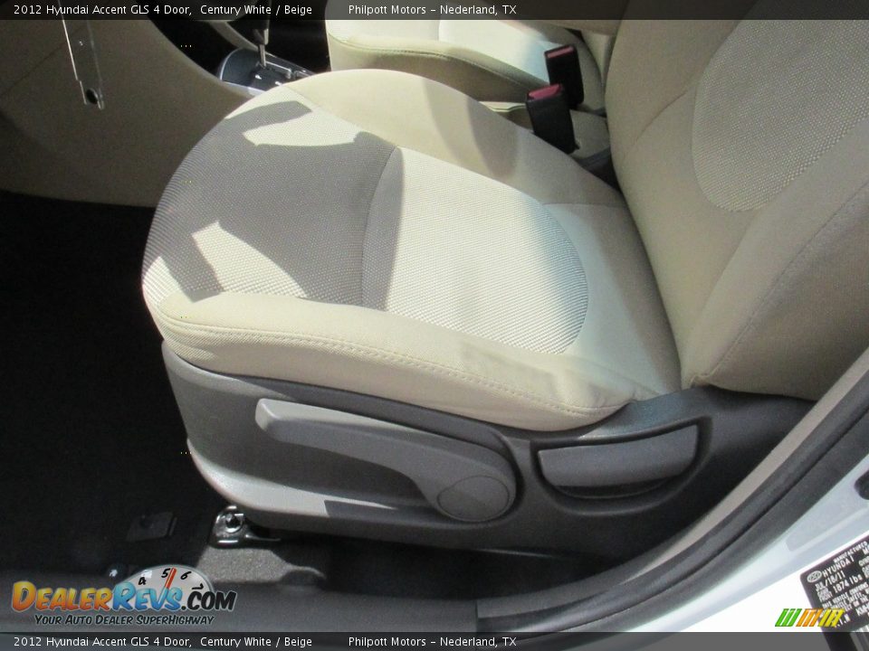 2012 Hyundai Accent GLS 4 Door Century White / Beige Photo #31