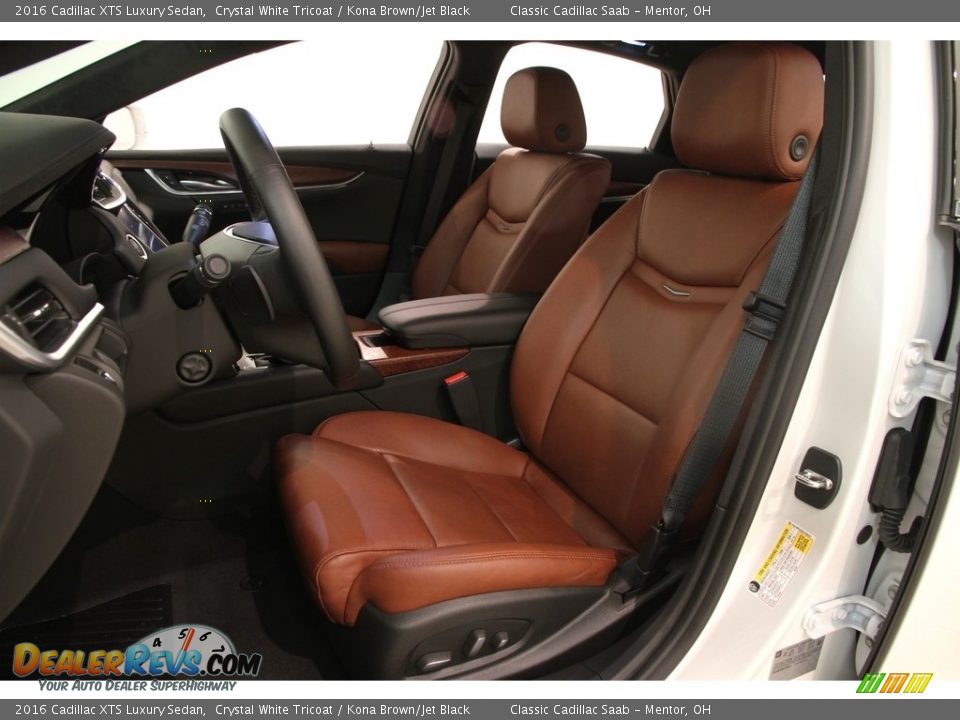 Front Seat of 2016 Cadillac XTS Luxury Sedan Photo #7