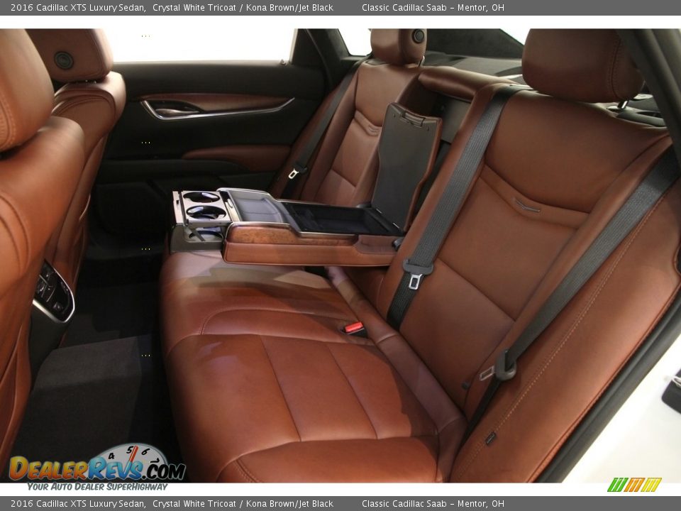 Rear Seat of 2016 Cadillac XTS Luxury Sedan Photo #19
