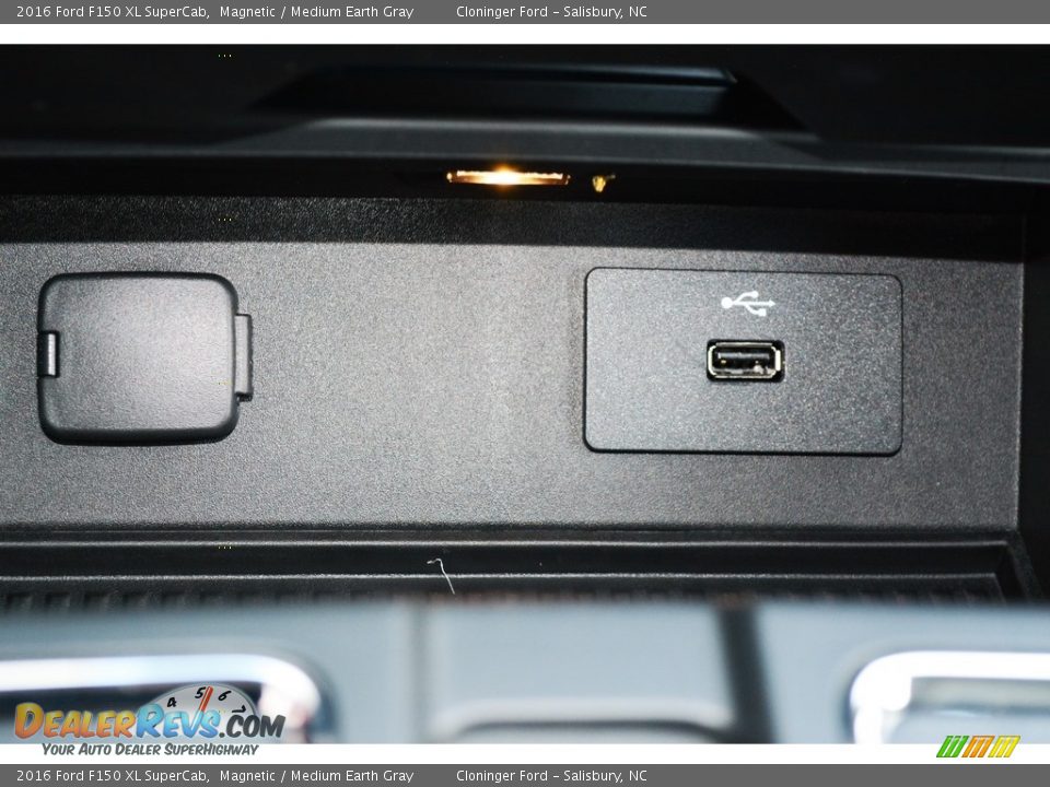 2016 Ford F150 XL SuperCab Magnetic / Medium Earth Gray Photo #8