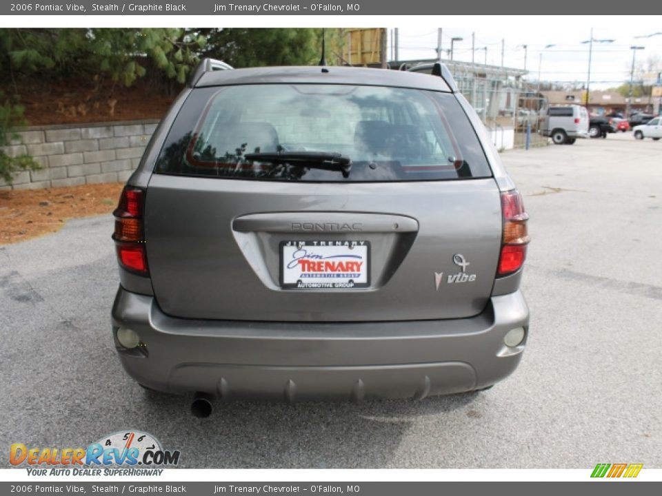2006 Pontiac Vibe Stealth / Graphite Black Photo #6