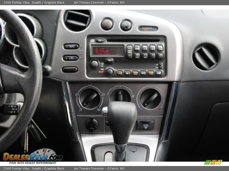 2006 Pontiac Vibe Stealth / Graphite Black Photo #12