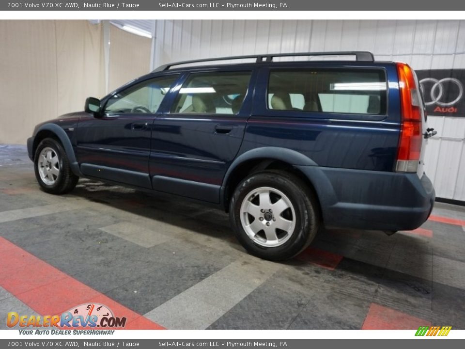 2001 Volvo V70 XC AWD Nautic Blue / Taupe Photo #11