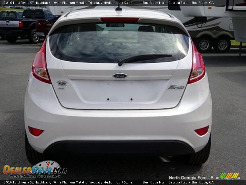 2016 Ford Fiesta SE Hatchback White Platinum Metallic Tri-coat / Medium Light Stone Photo #4