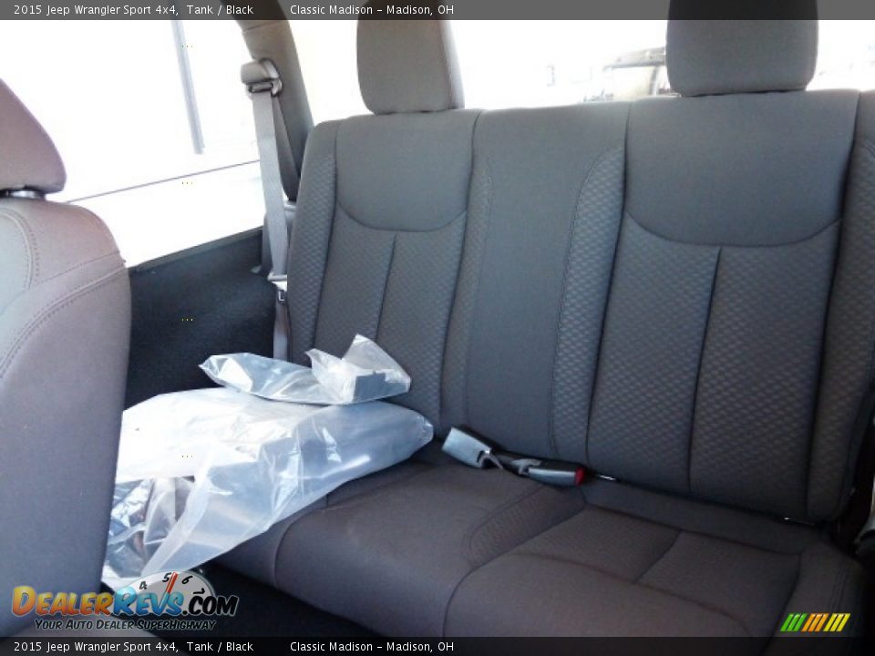 2015 Jeep Wrangler Sport 4x4 Tank / Black Photo #6