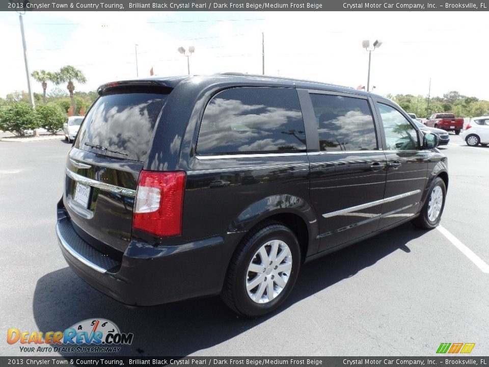 2013 Chrysler Town & Country Touring Brilliant Black Crystal Pearl / Dark Frost Beige/Medium Frost Beige Photo #11