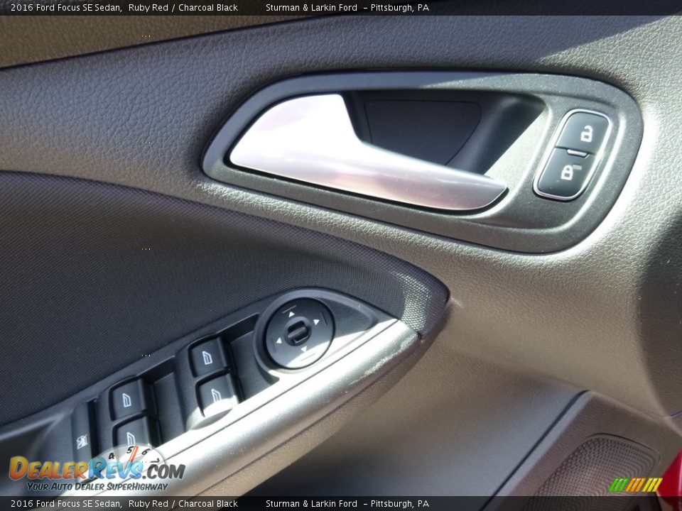 2016 Ford Focus SE Sedan Ruby Red / Charcoal Black Photo #10