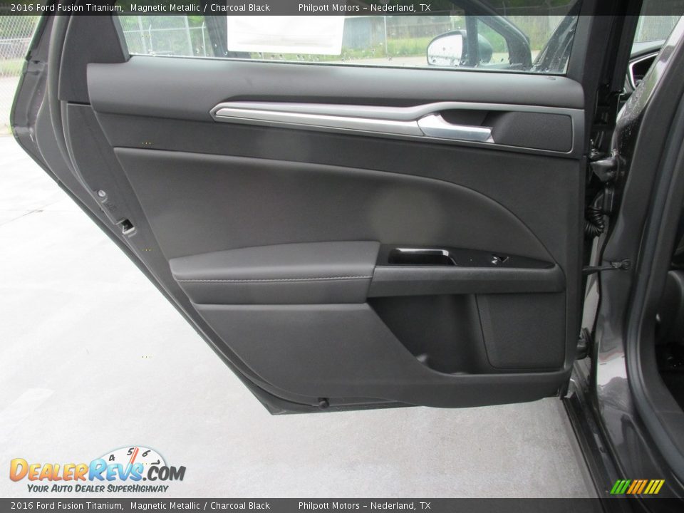 2016 Ford Fusion Titanium Magnetic Metallic / Charcoal Black Photo #17
