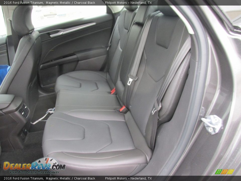 2016 Ford Fusion Titanium Magnetic Metallic / Charcoal Black Photo #18