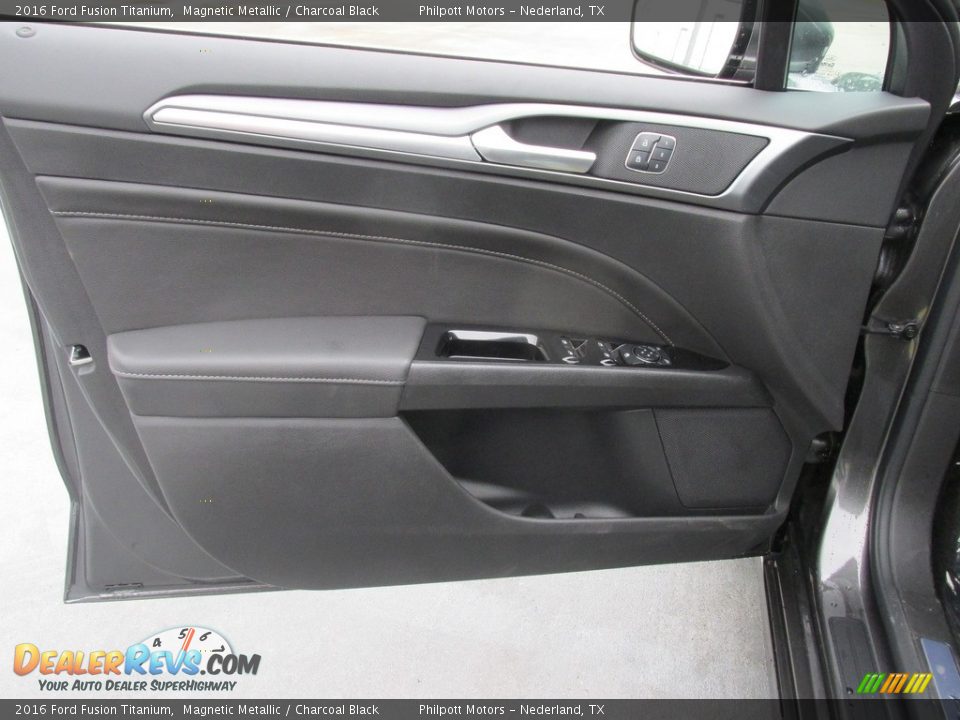 2016 Ford Fusion Titanium Magnetic Metallic / Charcoal Black Photo #19