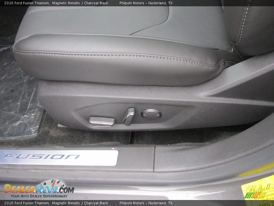 2016 Ford Fusion Titanium Magnetic Metallic / Charcoal Black Photo #22