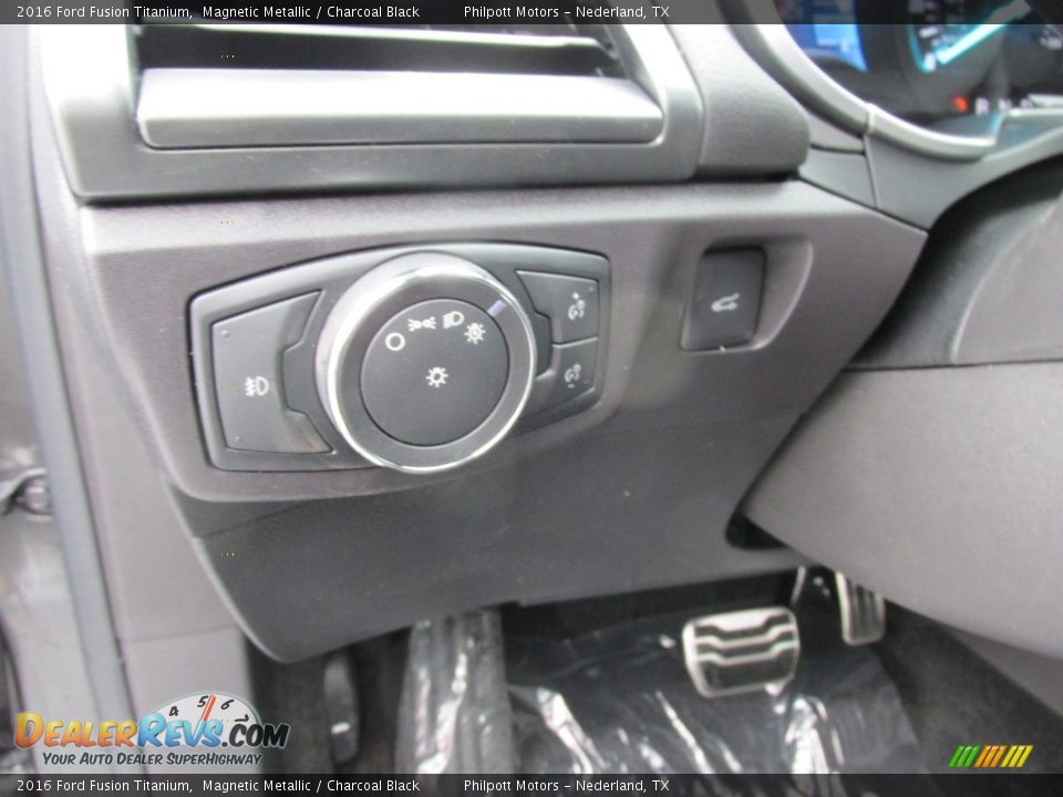 2016 Ford Fusion Titanium Magnetic Metallic / Charcoal Black Photo #32