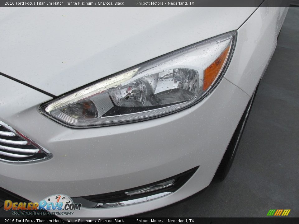 2016 Ford Focus Titanium Hatch White Platinum / Charcoal Black Photo #9
