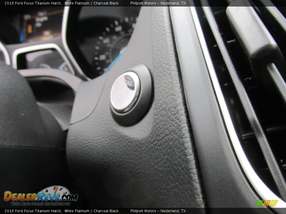 2016 Ford Focus Titanium Hatch White Platinum / Charcoal Black Photo #29