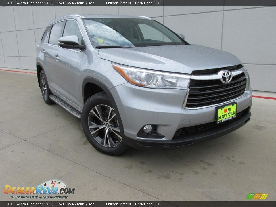 2016 Toyota Highlander XLE Silver Sky Metallic / Ash Photo #2