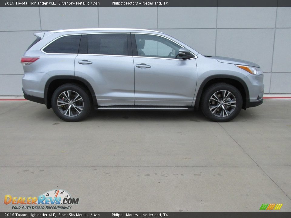 2016 Toyota Highlander XLE Silver Sky Metallic / Ash Photo #3