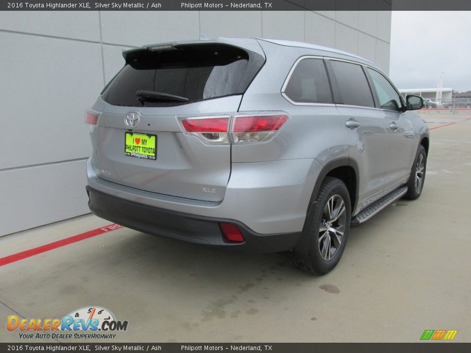 2016 Toyota Highlander XLE Silver Sky Metallic / Ash Photo #4