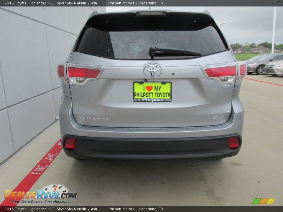 2016 Toyota Highlander XLE Silver Sky Metallic / Ash Photo #5