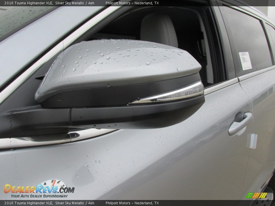 2016 Toyota Highlander XLE Silver Sky Metallic / Ash Photo #13