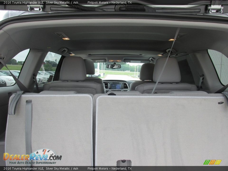 2016 Toyota Highlander XLE Silver Sky Metallic / Ash Photo #17
