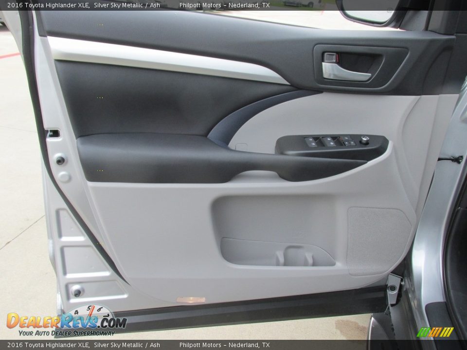 2016 Toyota Highlander XLE Silver Sky Metallic / Ash Photo #21